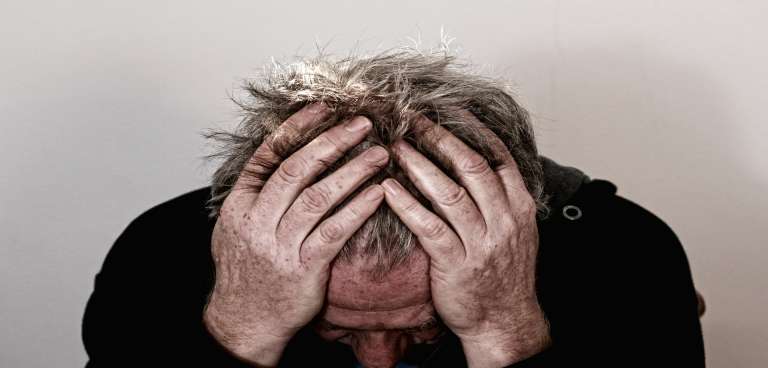Psoriasis en la cabeza: Síntomas, causas y tratamiento