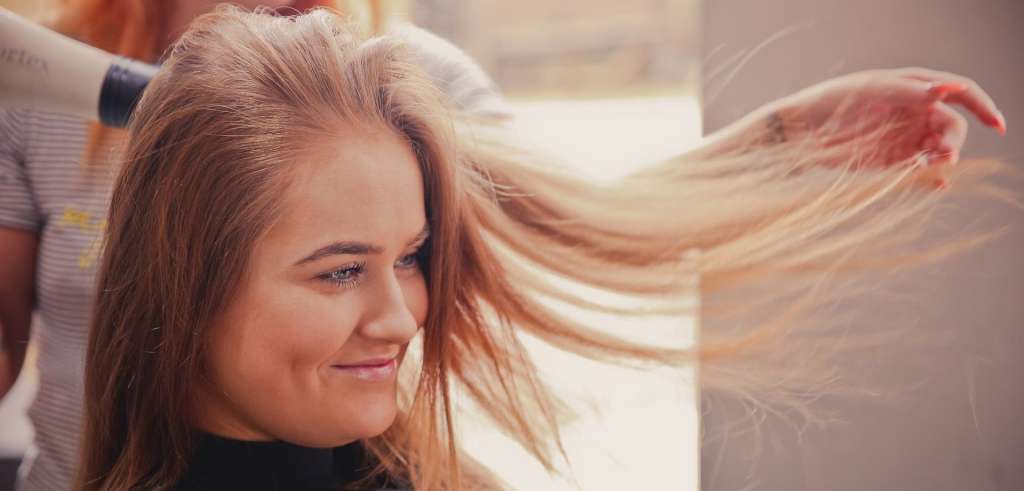 Cuántos pelos tiene una persona en la cabeza