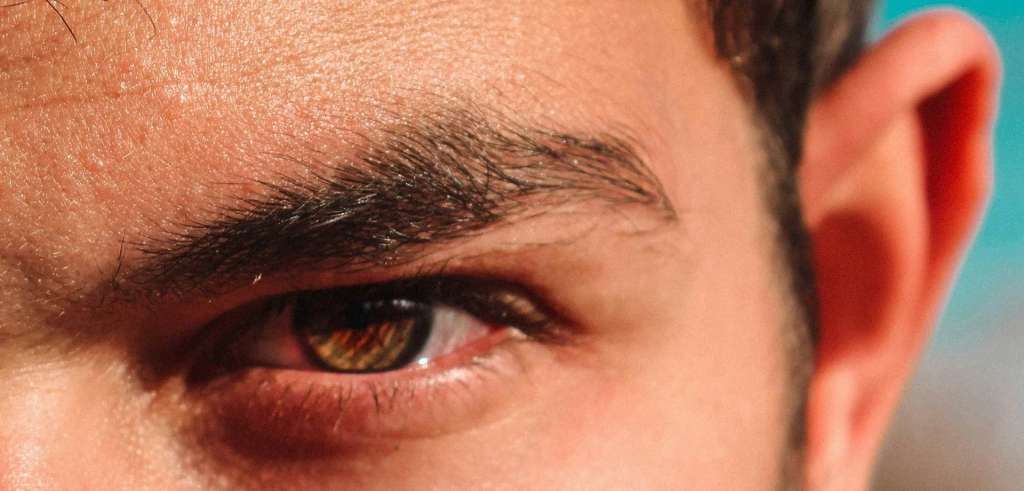 Micropigmentación de cejas para hombres